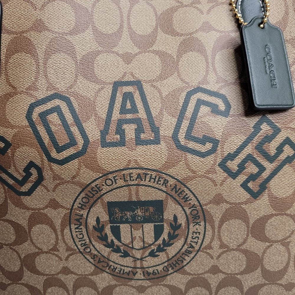 Coach - Picture 2 of 6